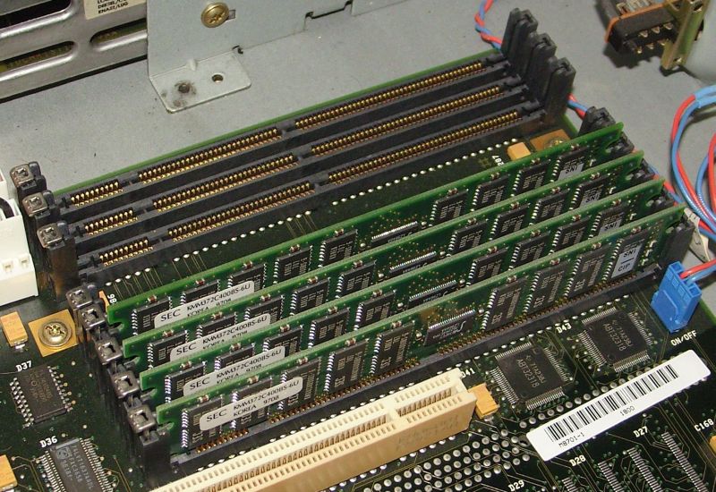 Siemens Nixdorf RM200. Оперативная память