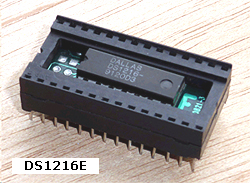 Микросхема DS1216E (фото с сайта minuszerodegrees.net)
